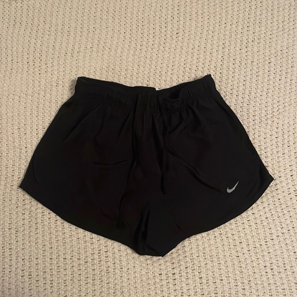 nike black athletic shorts